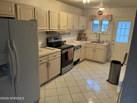 27 Mount Logan Lane Toms River NJ 08753