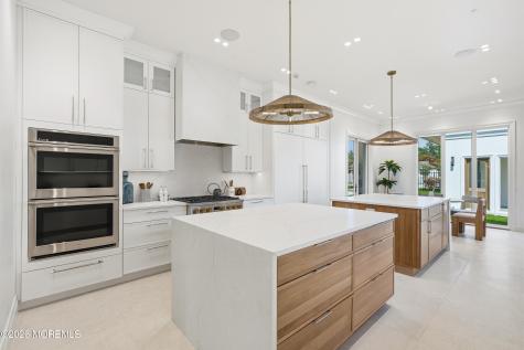 13 Johnston Street Oakhurst NJ 07755