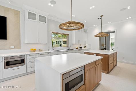 13 Johnston Street Oakhurst NJ 07755