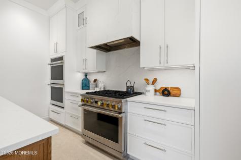 13 Johnston Street Oakhurst NJ 07755