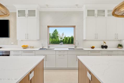 13 Johnston Street Oakhurst NJ 07755