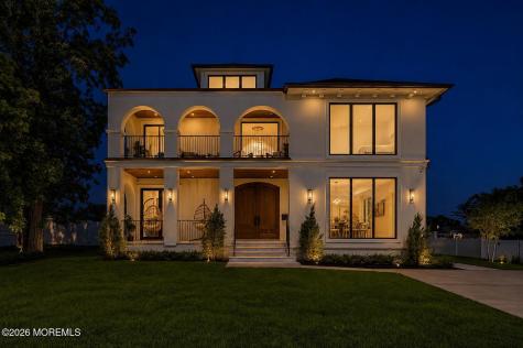 13 Johnston Street Oakhurst NJ 07755