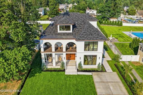 13 Johnston Street Oakhurst NJ 07755