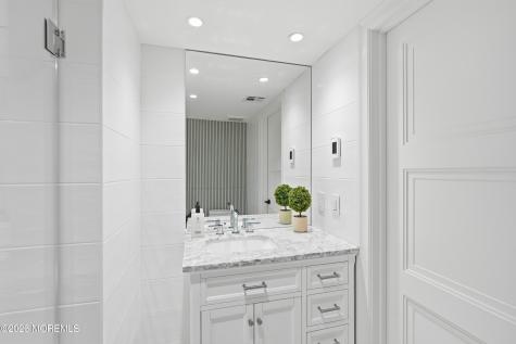 13 Johnston Street Oakhurst NJ 07755