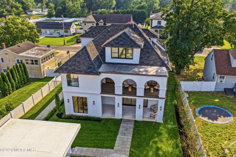 13 Johnston Street Oakhurst NJ 07755