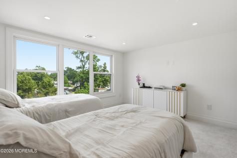 13 Johnston Street Oakhurst NJ 07755