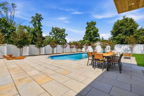 13 Johnston Street Oakhurst NJ 07755
