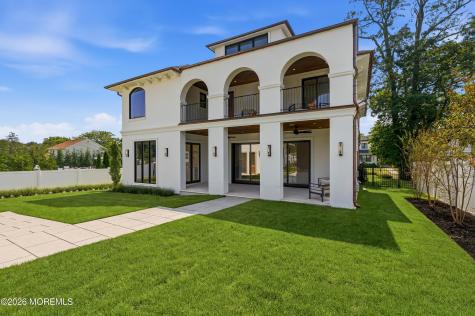 13 Johnston Street Oakhurst NJ 07755
