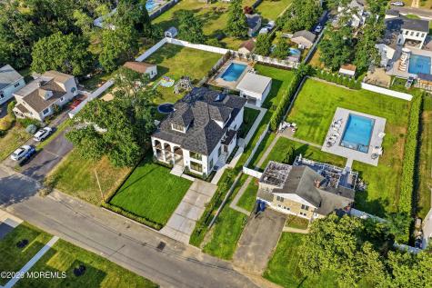 13 Johnston Street Oakhurst NJ 07755