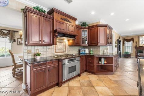 13 Iris Circle Manalapan NJ 07726