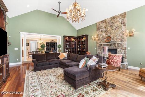 13 Iris Circle Manalapan NJ 07726
