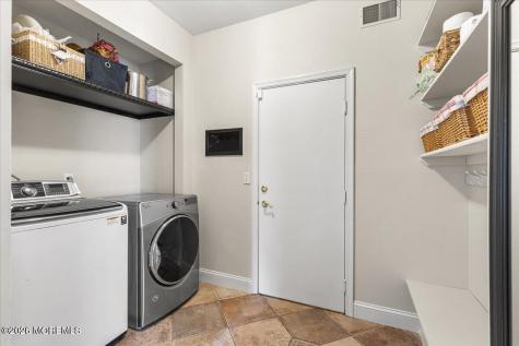 13 Iris Circle Manalapan NJ 07726
