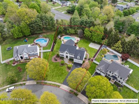 13 Iris Circle Manalapan NJ 07726