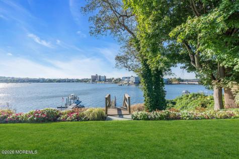 82 Conover Lane Red Bank NJ 07701
