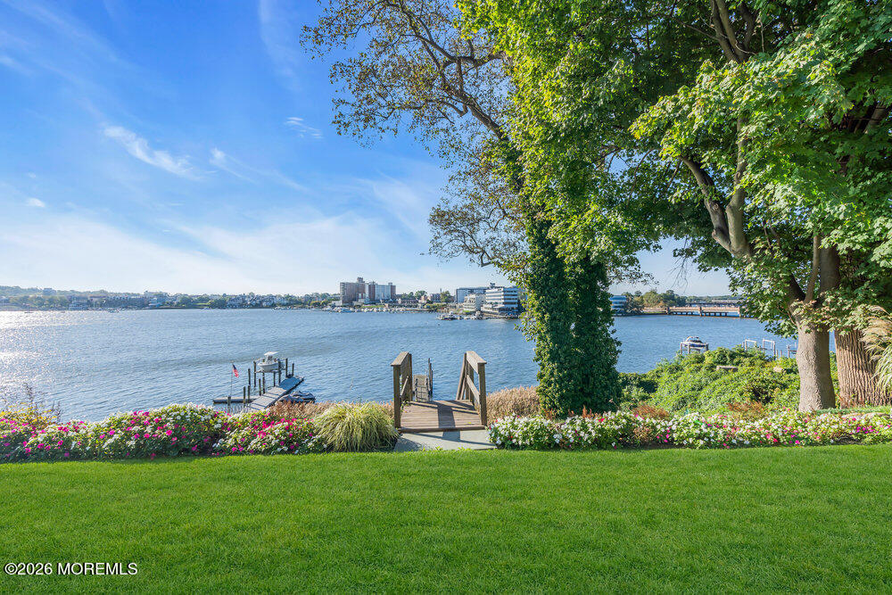 82 Conover Lane Red Bank NJ 07701