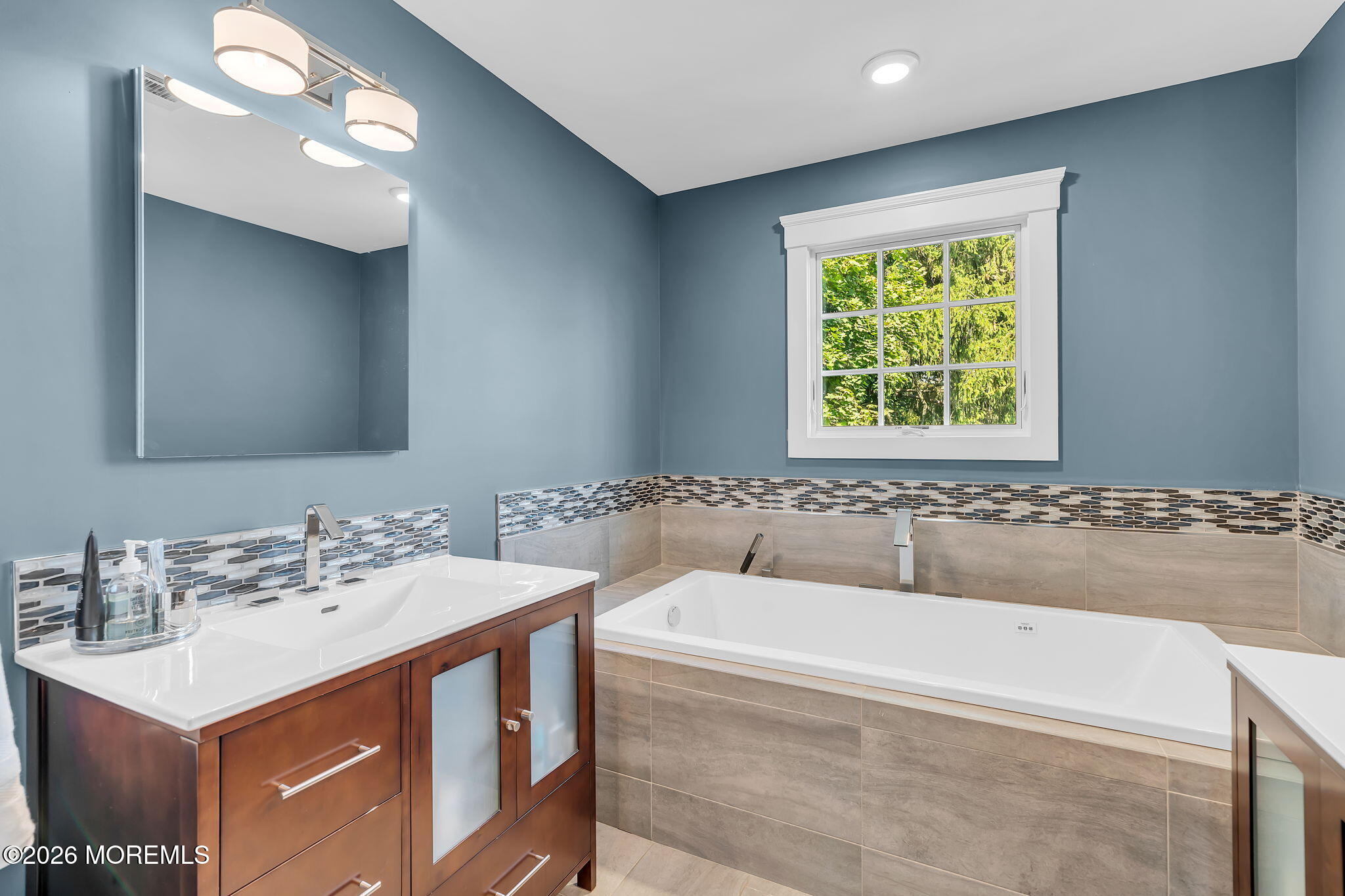 82 Conover Lane Red Bank NJ 07701
