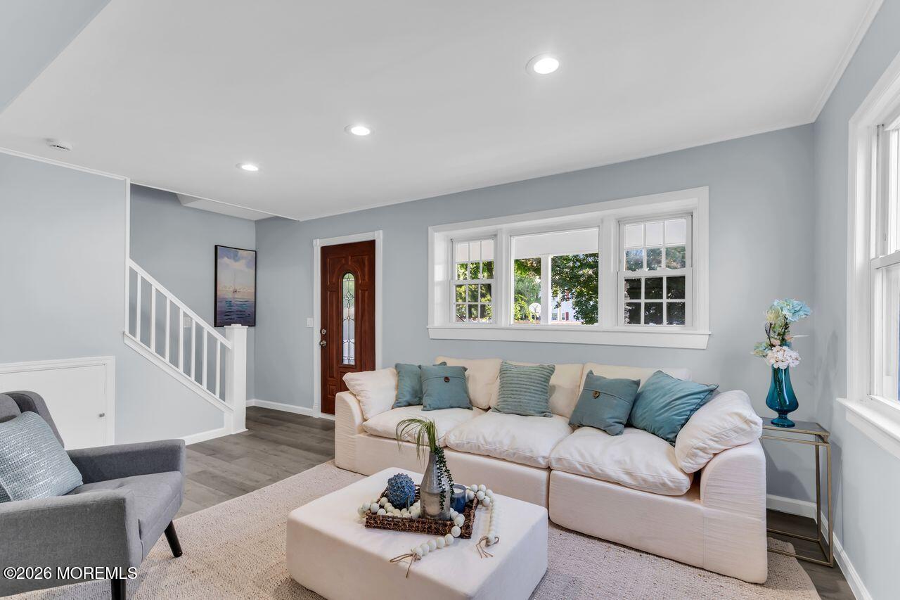 323 Monmouth Avenue Leonardo NJ 07737