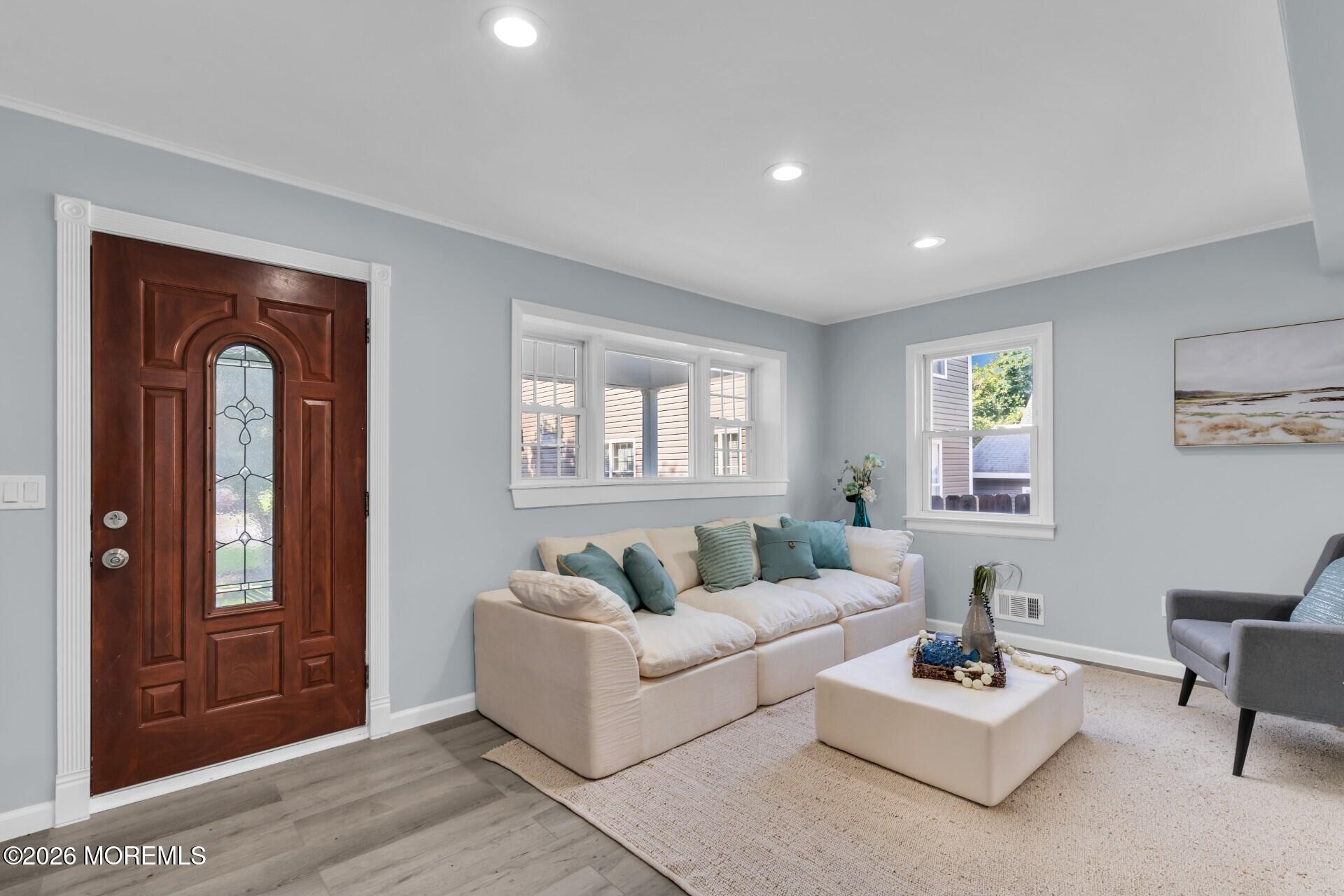 323 Monmouth Avenue Leonardo NJ 07737