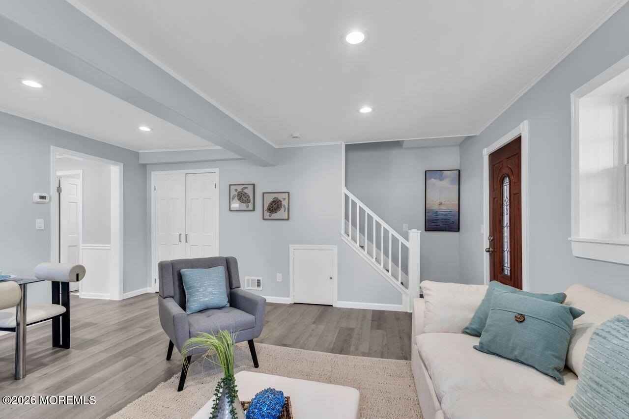 323 Monmouth Avenue Leonardo NJ 07737