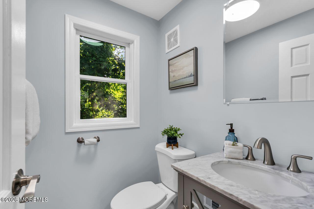 323 Monmouth Avenue Leonardo NJ 07737