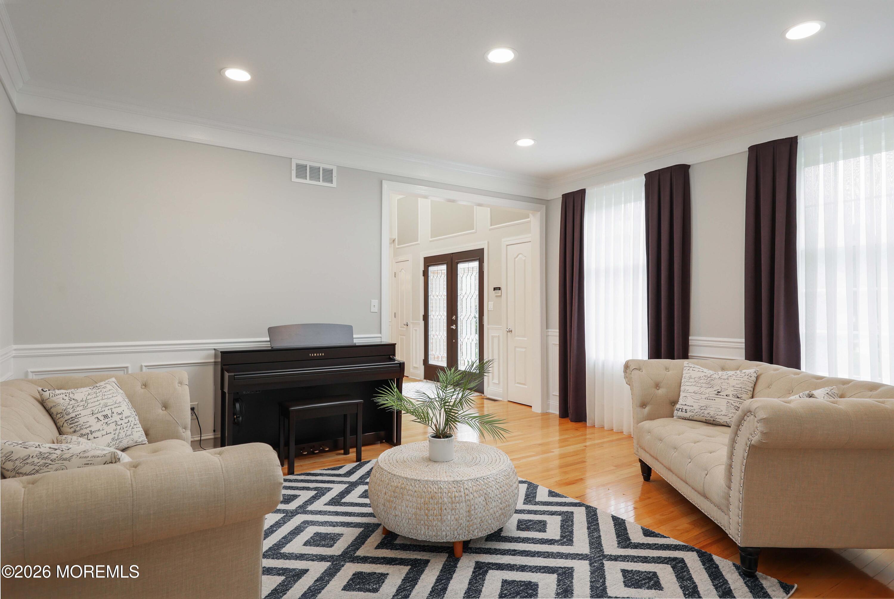 24 Kipling Way Manalapan NJ 07726