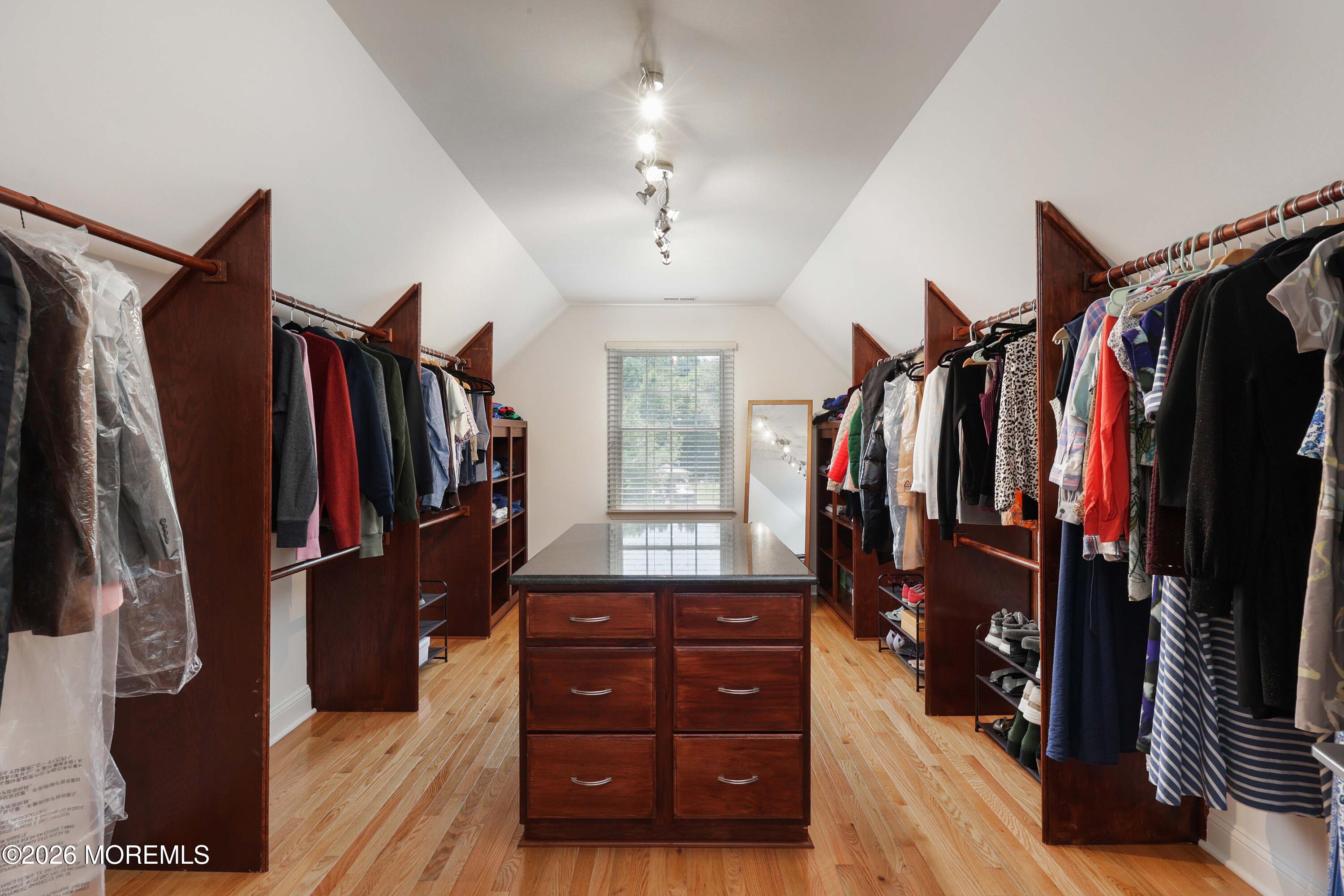 24 Kipling Way Manalapan NJ 07726