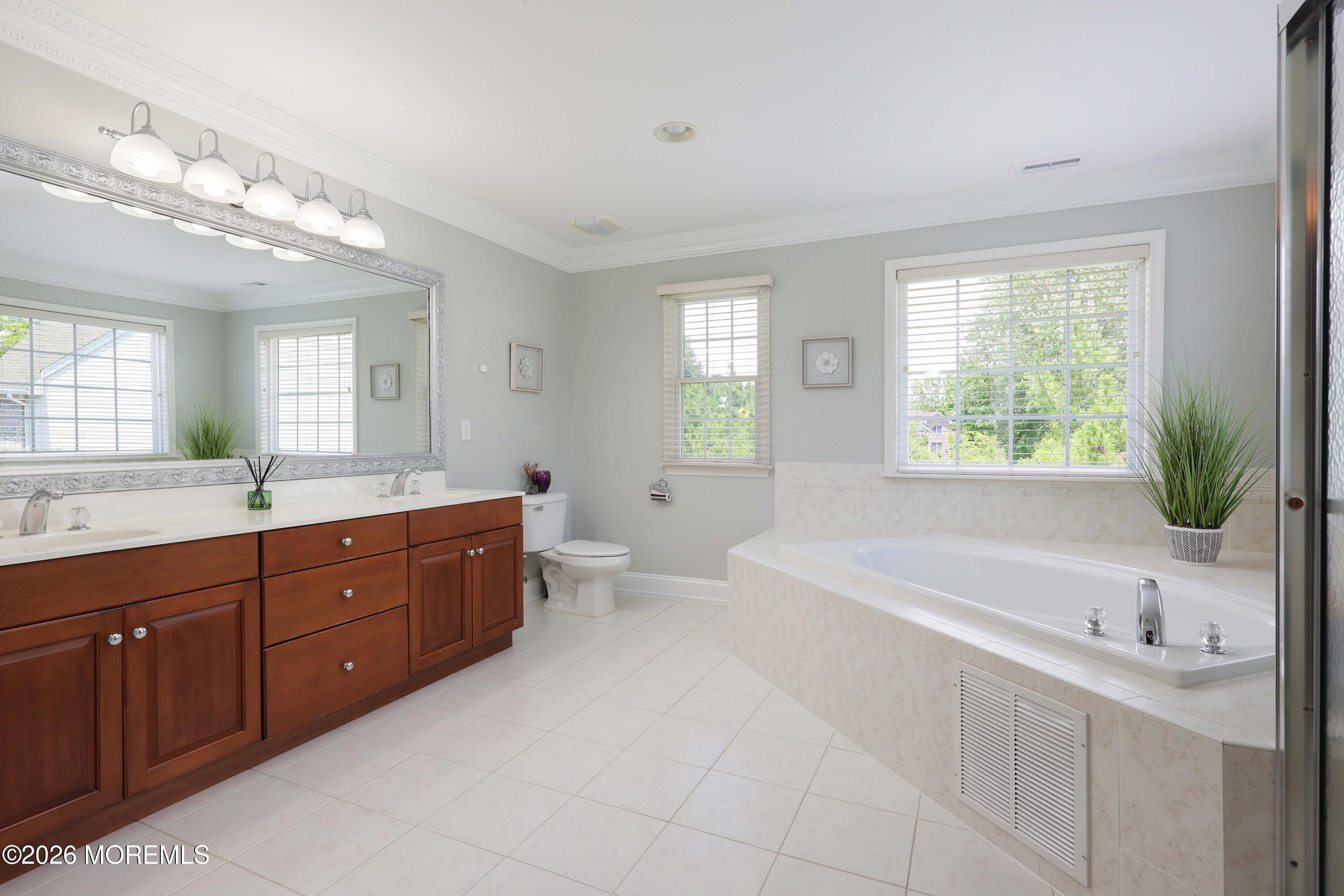 24 Kipling Way Manalapan NJ 07726
