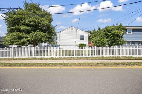1716 Melrose Avenue Lake Como NJ 07719