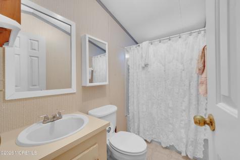 17 E Trail Brick NJ 08724