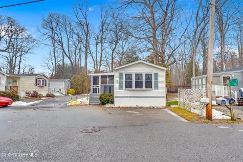 17 E Trail Brick NJ 08724