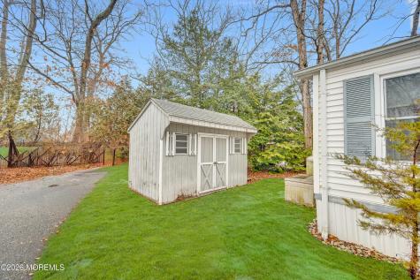 17 E Trail Brick NJ 08724