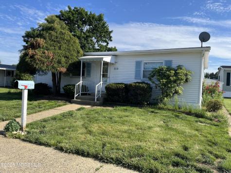 614 Jerome Place Freehold NJ 07728
