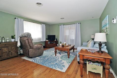4B Portsmouth Street Whiting NJ 08759