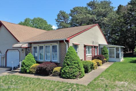 4B Portsmouth Street Whiting NJ 08759