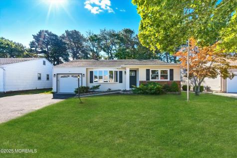 34 Westport Drive Toms River NJ 08757