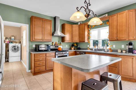 1668 Kalvel Court Toms River NJ 08755