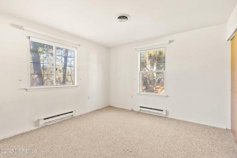 19 Dartmouth Street Whiting NJ 08759