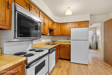 19 Dartmouth Street Whiting NJ 08759