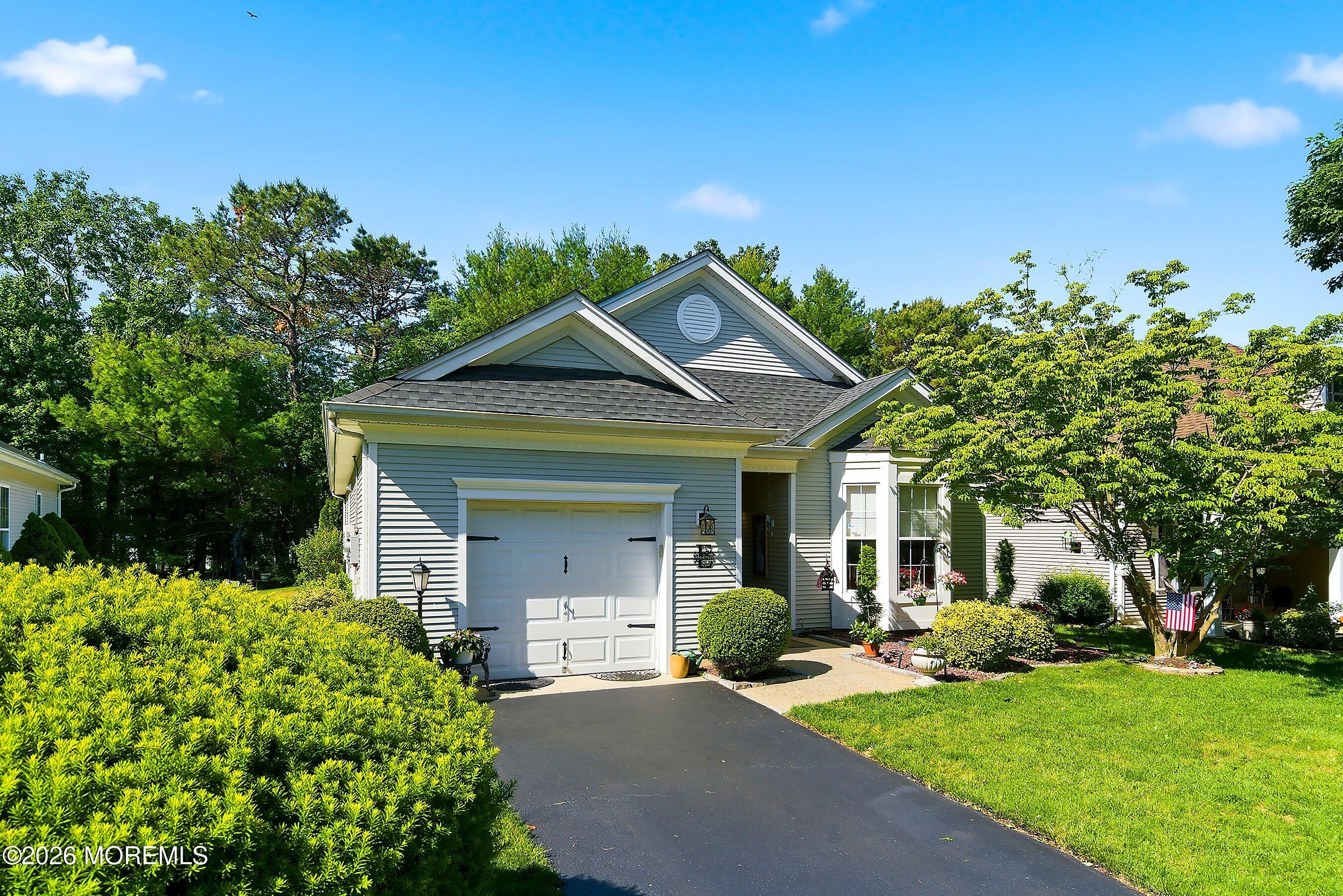 4 April Springs Court Lakewood NJ 08701
