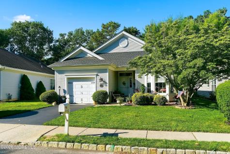 4 April Springs Court Lakewood NJ 08701