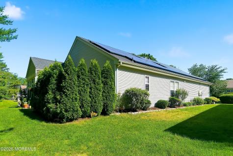 4 April Springs Court Lakewood NJ 08701