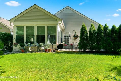 4 April Springs Court Lakewood NJ 08701