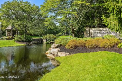 4 April Springs Court Lakewood NJ 08701