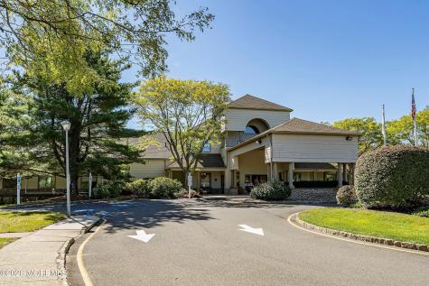 4 April Springs Court Lakewood NJ 08701
