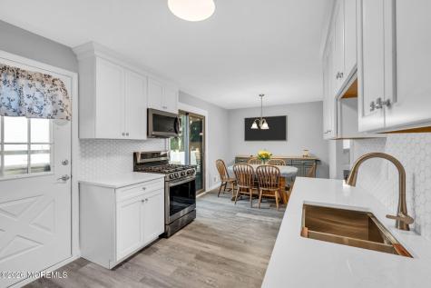 12 Raritan Avenue Leonardo NJ 07737