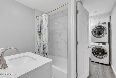 12 Raritan Avenue Leonardo NJ 07737
