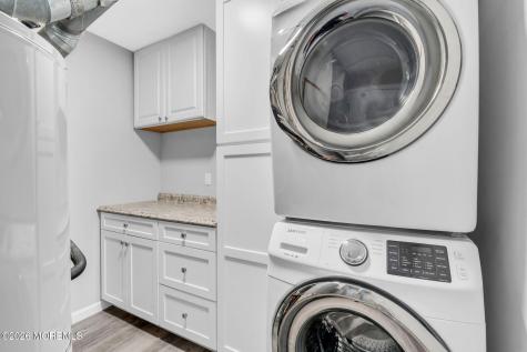 12 Raritan Avenue Leonardo NJ 07737
