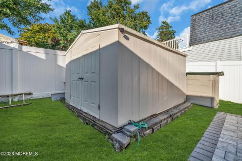 12 Raritan Avenue Leonardo NJ 07737