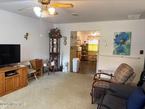 8 Nevada Drive Whiting NJ 08759