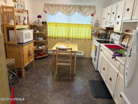 8 Nevada Drive Whiting NJ 08759